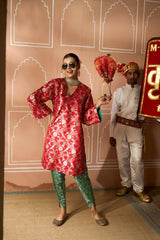 Tasuvure Banarasi Begum Tunic Set - Red and Green