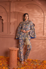 Tasuvure Elizey Paisley Embroidered Cape Jacket Set - Blue