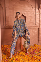 Tasuvure Elizey Paisley Embroidered Cape Jacket Set - Blue