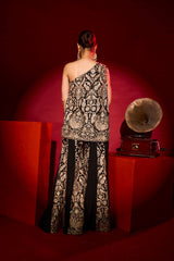 Tasuvure X MW  MW One-shoulder Cape Set - Black and Gold