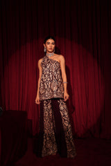 Tasuvure X MW MW One-shoulder Cape Set - Maroon & Gold