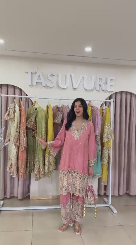Aaina Ada Farshi Set - Gulabi Phool Colourblock
