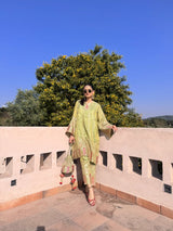 Tasuvure Kurta Set Vanya Bahl in Tissue 3 Piece Kurta Set - Green