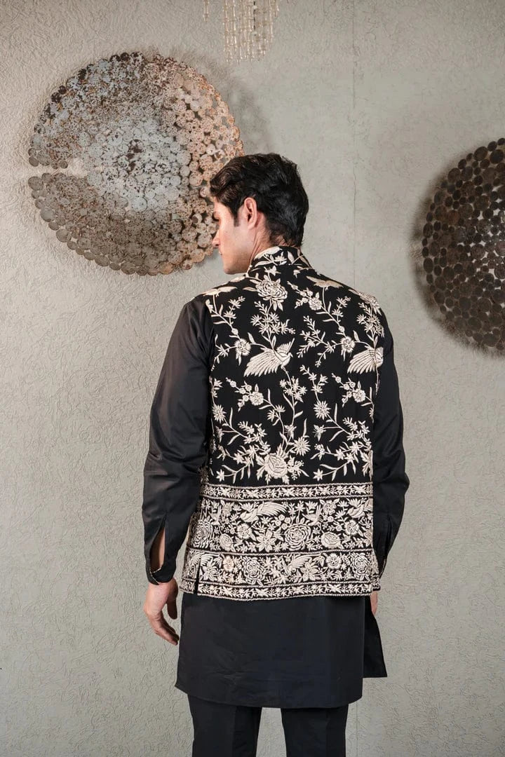 Tasuvure X MW  BLACK KURTA SET WITH BLACK GARA GLAZED JACKET
