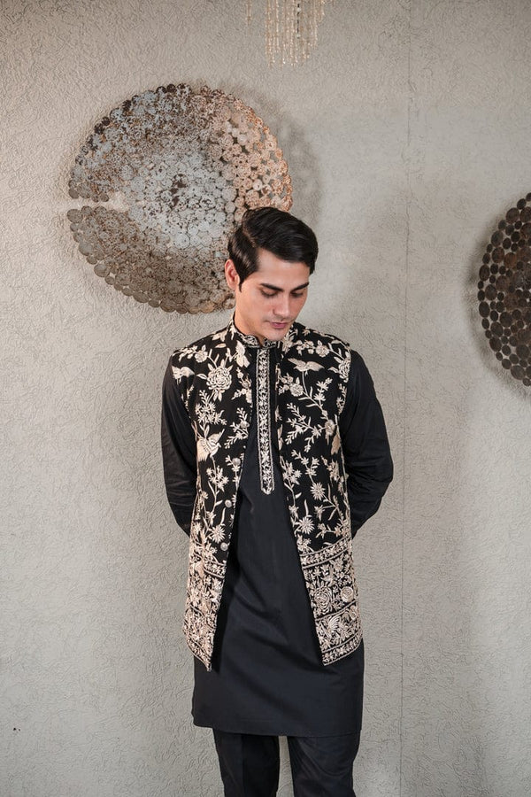 Tasuvure X MW  BLACK KURTA SET WITH BLACK GARA GLAZED JACKET