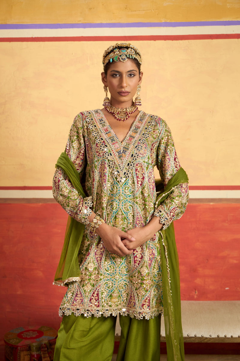 Tasuvure X MW  Elizey Paisley Embroidered Kurta Set - Mehendi Green
