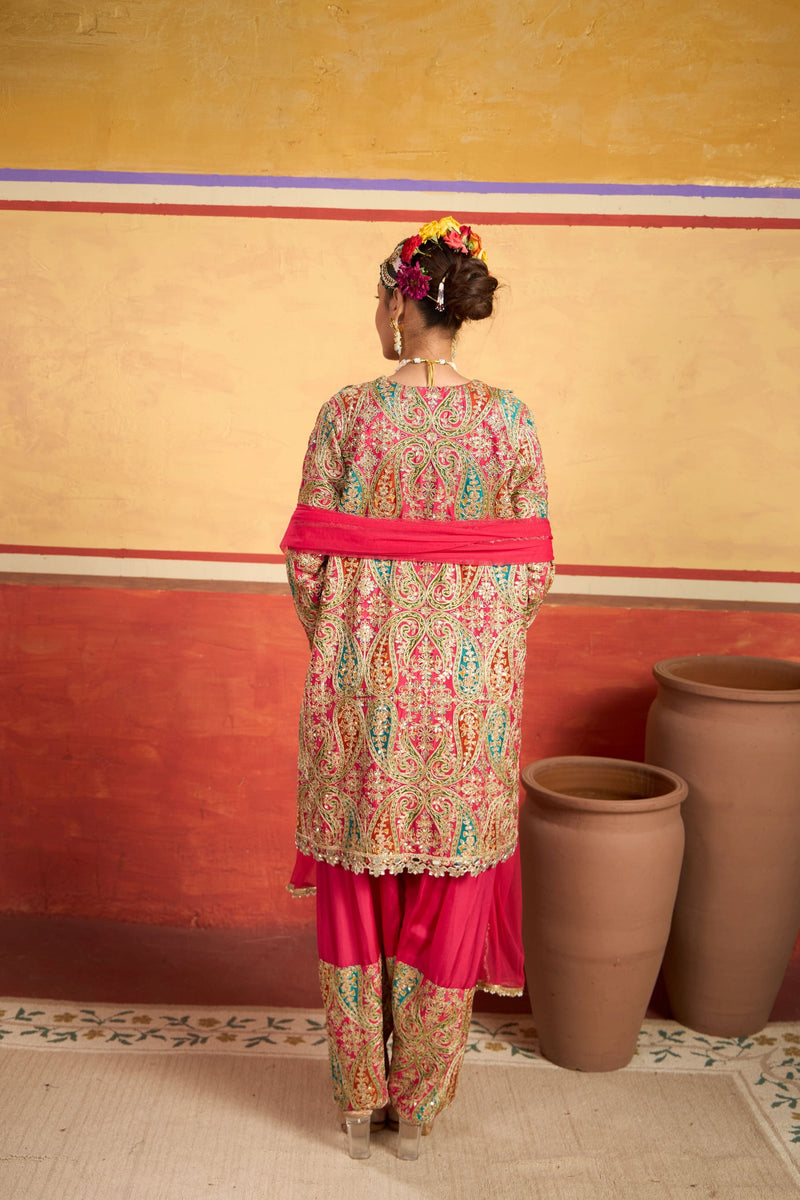 Tasuvure X MW  Elizey Paisley Embroidered Kurta Set - Pink