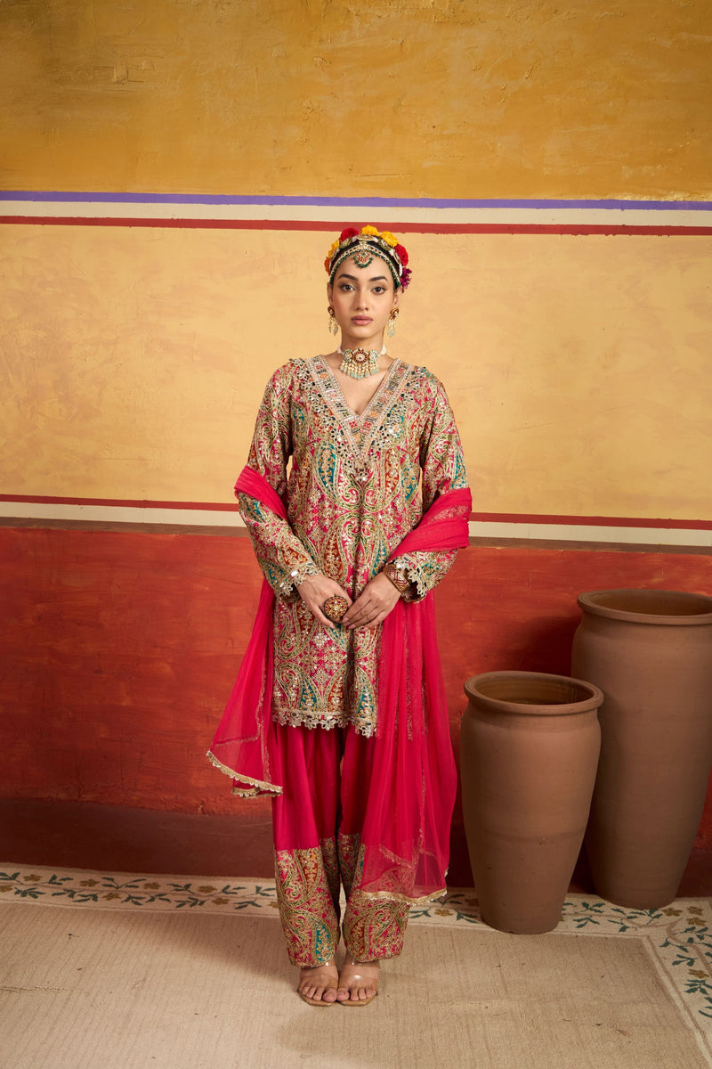 Tasuvure X MW  Elizey Paisley Embroidered Kurta Set - Pink