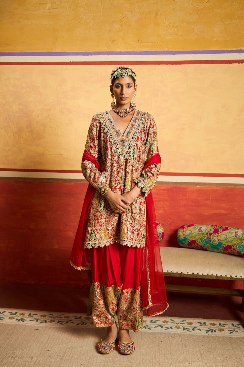 Tasuvure X MW  Elizey Paisley Embroidered Kurta Set - Red