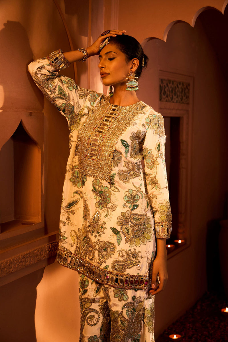 Tasuvure X MW  Elizey Paisley Embroidered Sharara Set with Chunni - White Green