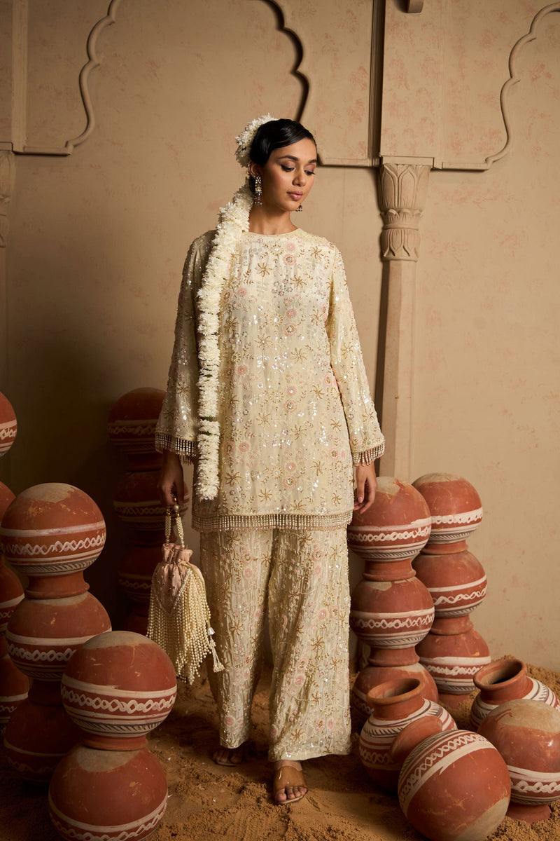 Tasuvure X MW  Inaayat Embroidered Tunic Set - Cream & Pink
