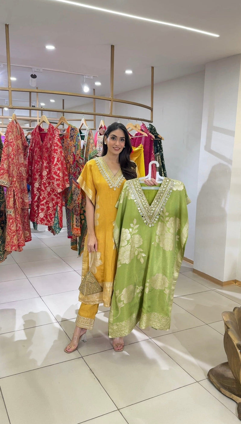 Tasuvure X MW  Lotus Print Tunic Set - Green