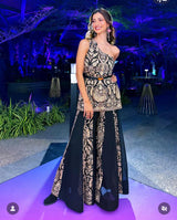 Tasuvure X MW  MW One-shoulder Cape Set - Black and Gold