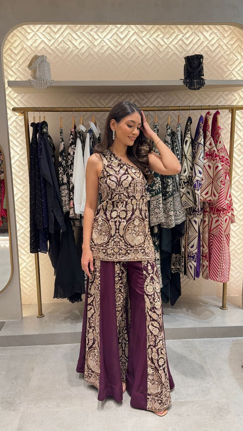 Tasuvure X MW  MW One-shoulder Cape Set - MAROON