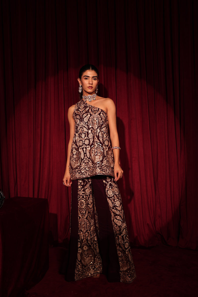 Tasuvure X MW  MW One-shoulder Cape Set - Maroon & Gold