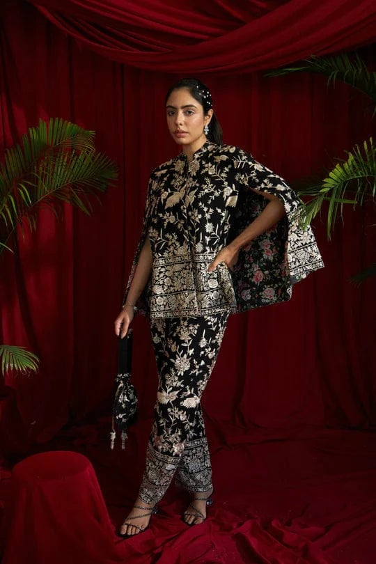 Tasuvure X MW  Reyna Gara Glazed Cape Jacket With Coordinated Pants- Black