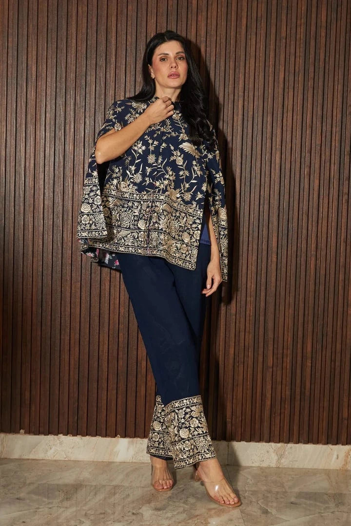 Tasuvure X MW  Reyna Gara Glazed Cape Jacket With Coordinated Plain Pants- Blue