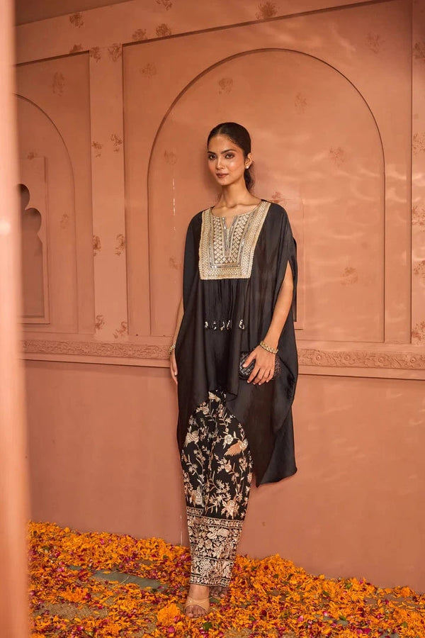 Tasuvure X MW  Reyna Gara Glazed Kaia Kaftan Top -Black