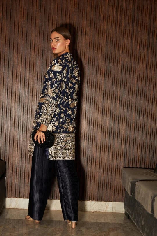 Tasuvure X MW  Reyna Gara Glazed Potli Button Kurta With Pleated Pants- Blue