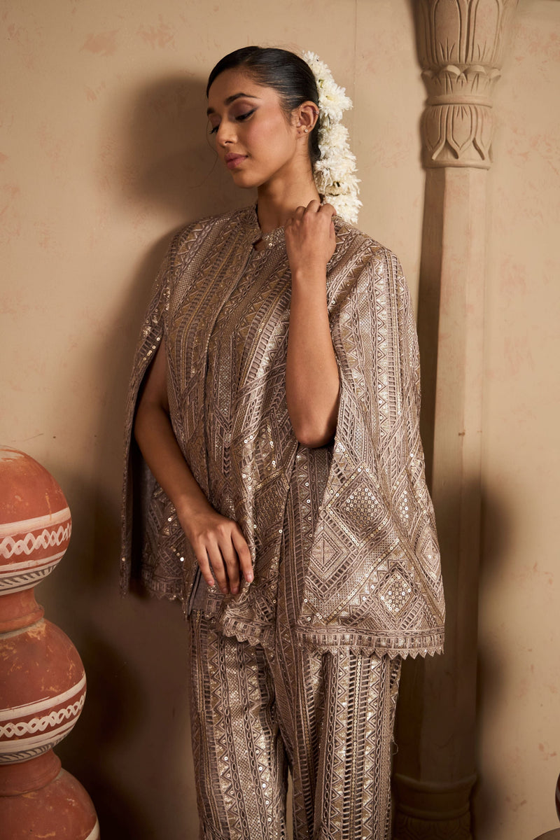 Tasuvure X MW  Seraphic Sequins Cape Jacket Set - Gold