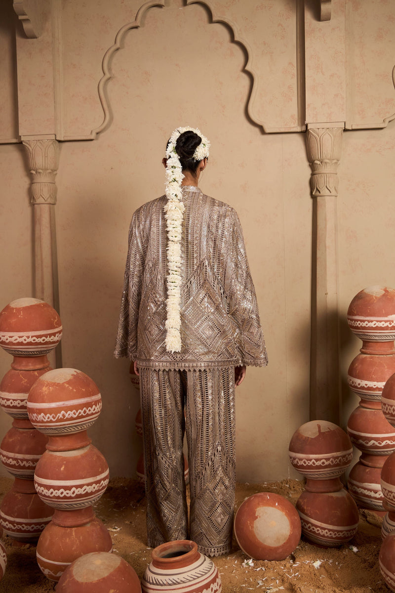 Tasuvure X MW  Seraphic Sequins Cape Jacket Set - Gold