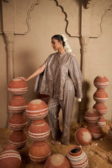 Tasuvure X MW  Seraphic Sequins Cape Jacket Set - Gold