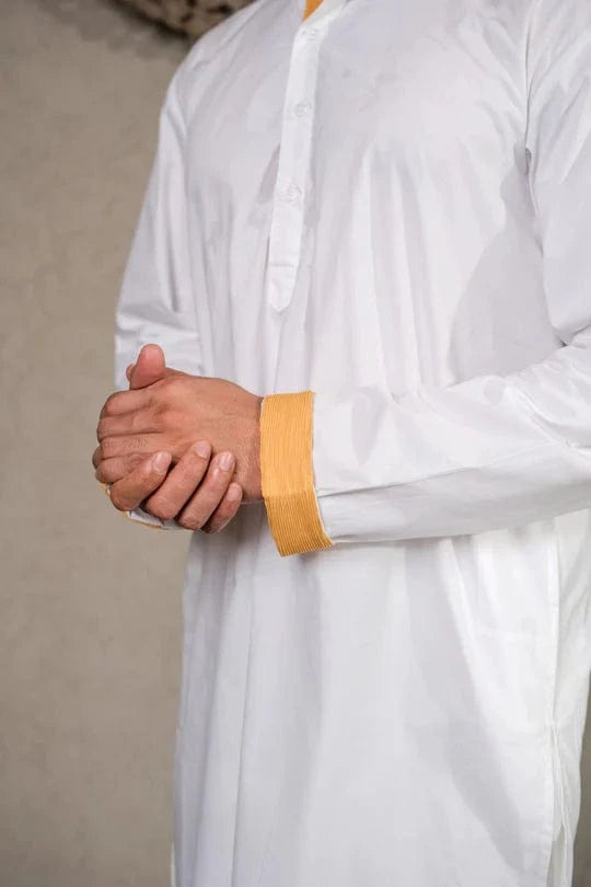 Tasuvure X MW  WHITE KURTA SET WITH YELLOW GARA GLAZED JACKET