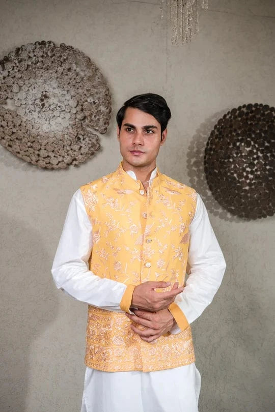 Tasuvure X MW  WHITE KURTA SET WITH YELLOW GARA GLAZED JACKET