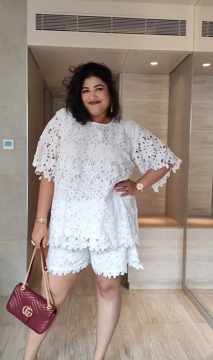 Tasuvure X MW  White Schiffli Shorts Set